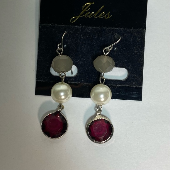 Jules women silver tone pearl and white, purple crystal dangling earrings. NWOT. - Picture 5 of 6
